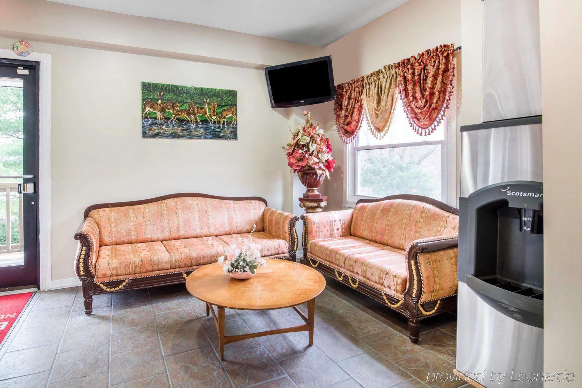 Econo Lodge ニューパルツ エクステリア 写真