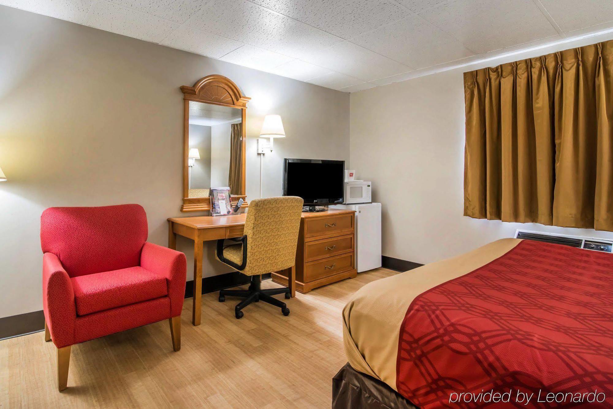 Econo Lodge ニューパルツ エクステリア 写真