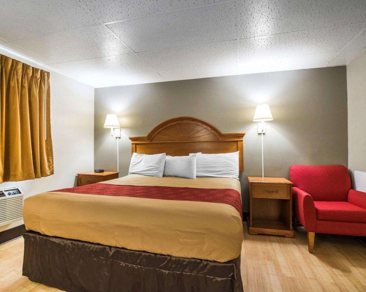 Econo Lodge ニューパルツ エクステリア 写真