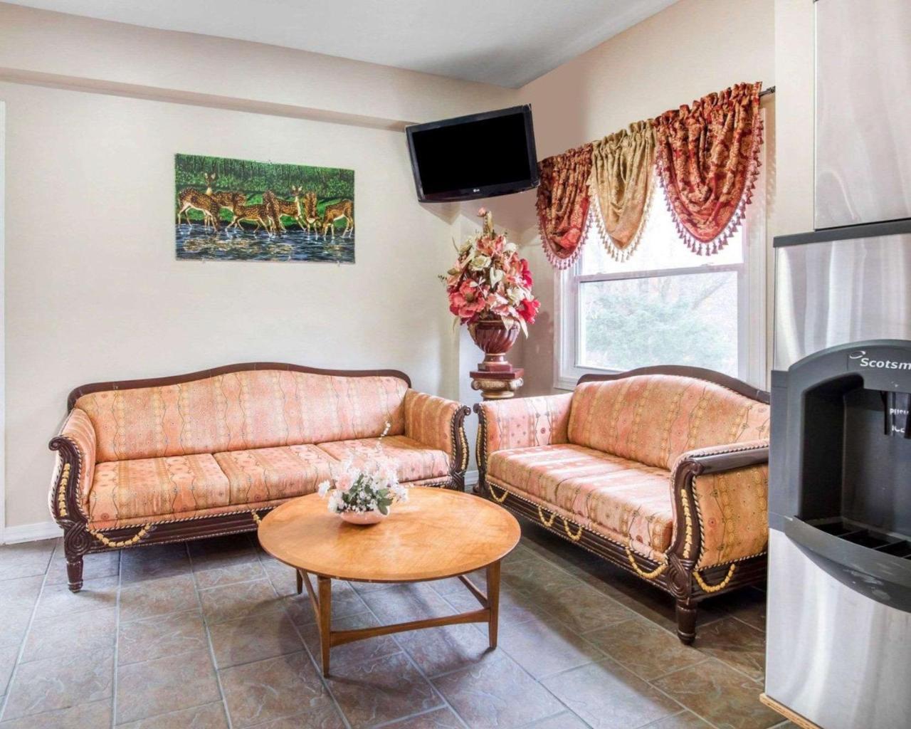 Econo Lodge ニューパルツ エクステリア 写真