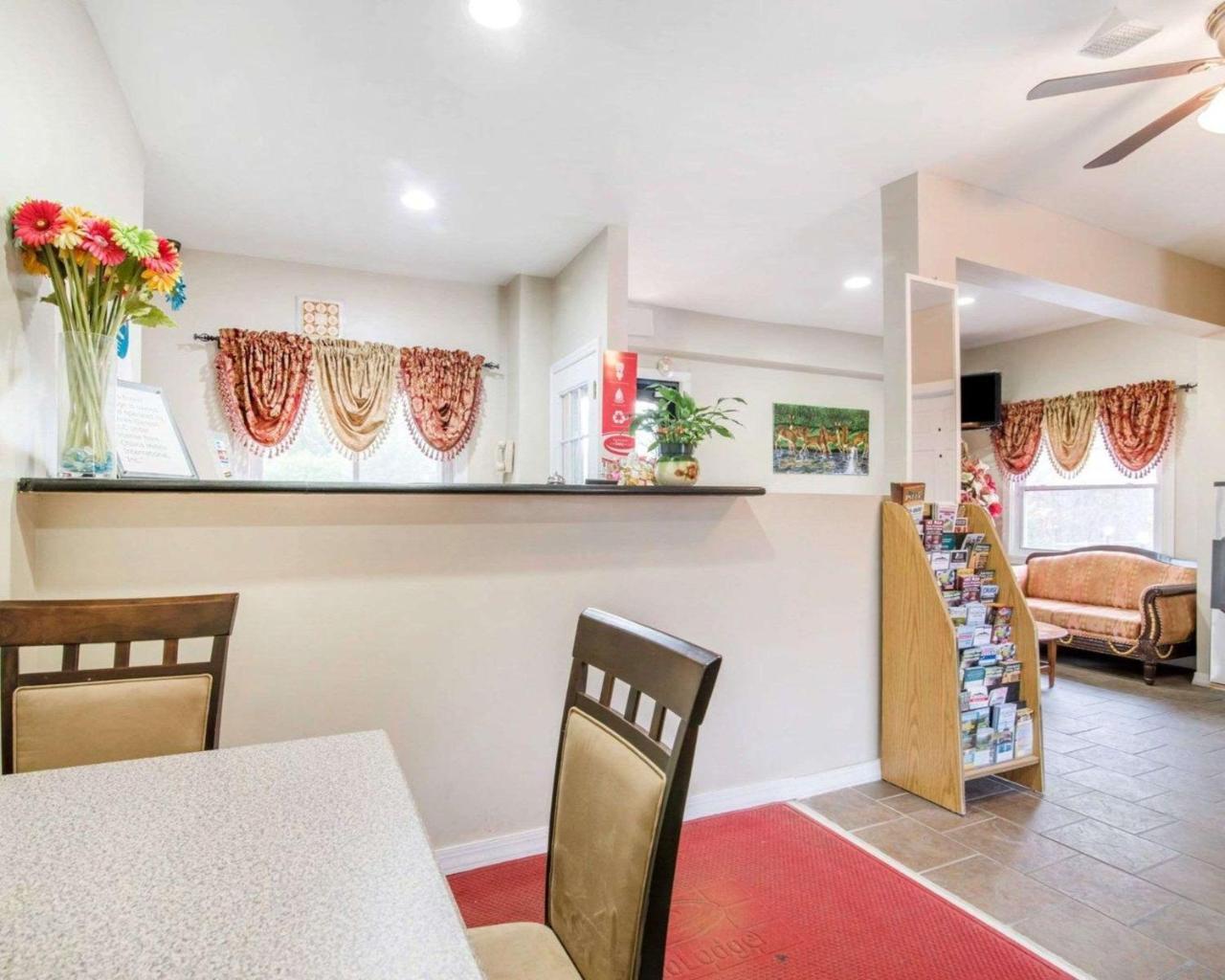 Econo Lodge ニューパルツ エクステリア 写真
