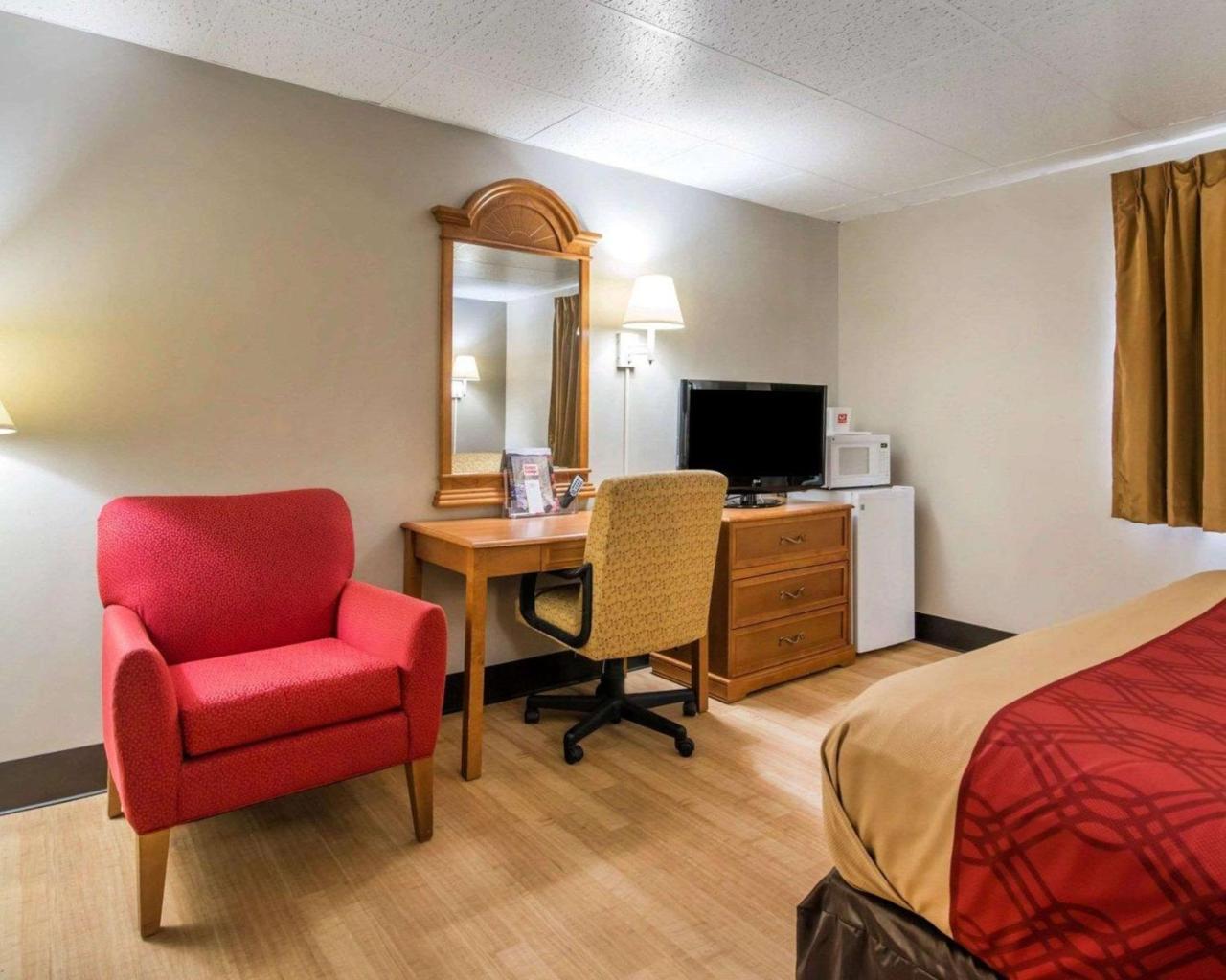 Econo Lodge ニューパルツ エクステリア 写真