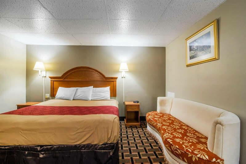 Econo Lodge ニューパルツ エクステリア 写真